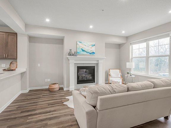 2nd image of 2189 Gateway Hill Rd