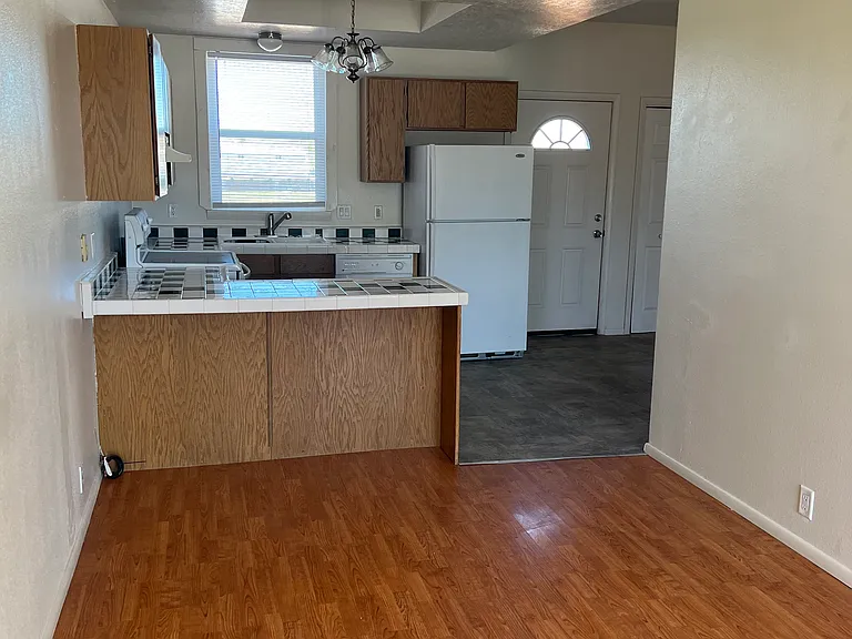 99 Colonial Ave #3 — Photo 4