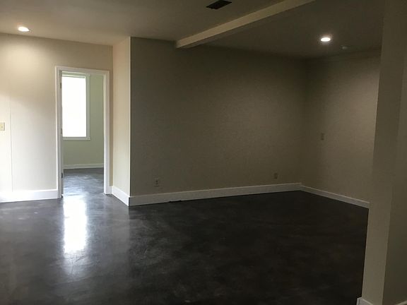 4th image of 263 Brook Hollow Dr #B
