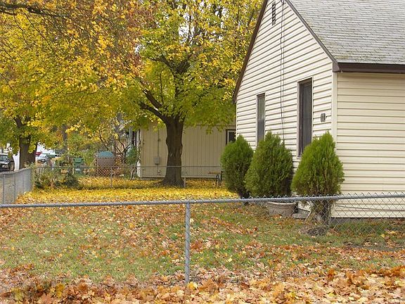 4th image of 1227 S Coeur Dalene St
