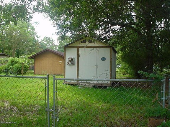 2nd image of 806 Parkwood Pl