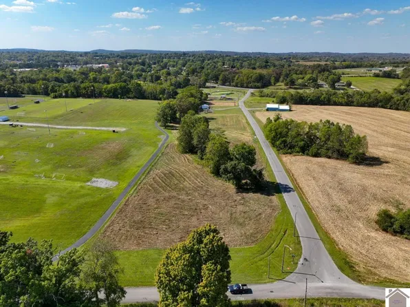 301 Adamson Ln, Marion, KY 42064