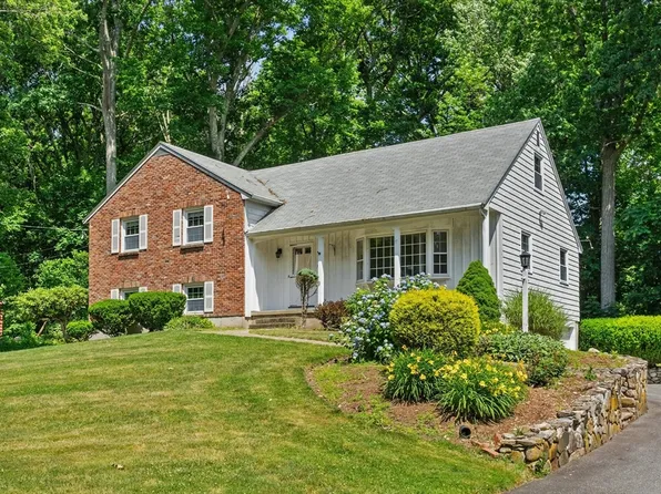 8 Fulton Rd, Andover, MA 01810