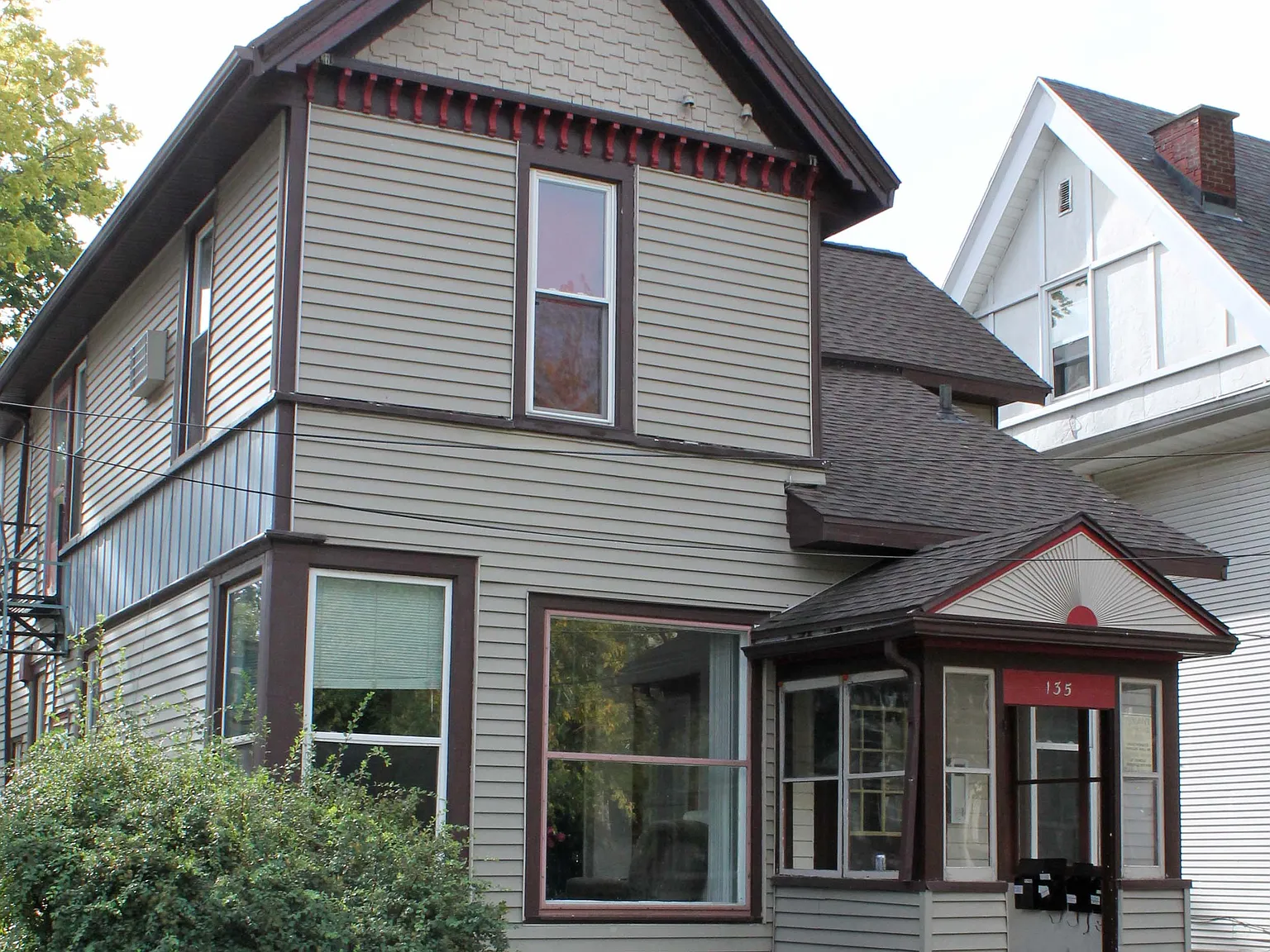 135 W Gilman St — Photo 1
