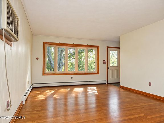 4th image of 1190 Sunset Dr