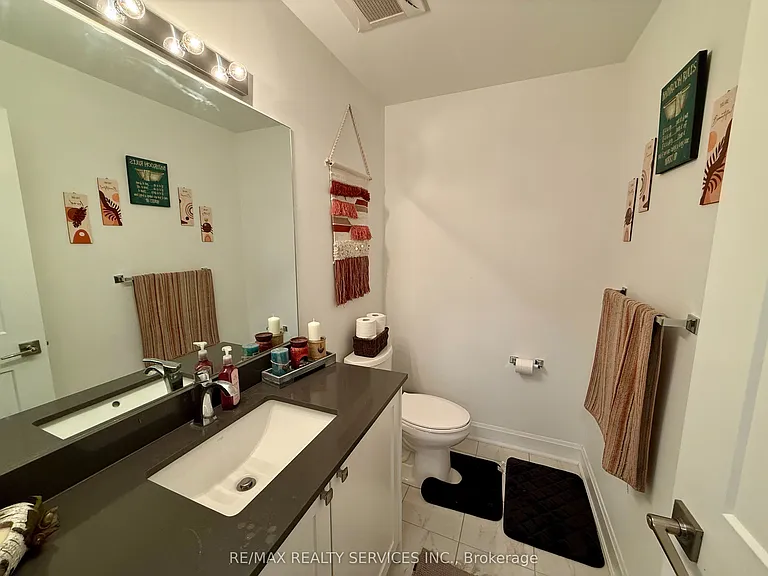 50 Lakebreeze Dr #229 — Photo 21
