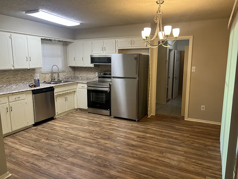 6213 NW Birch Ave — Photo 5
