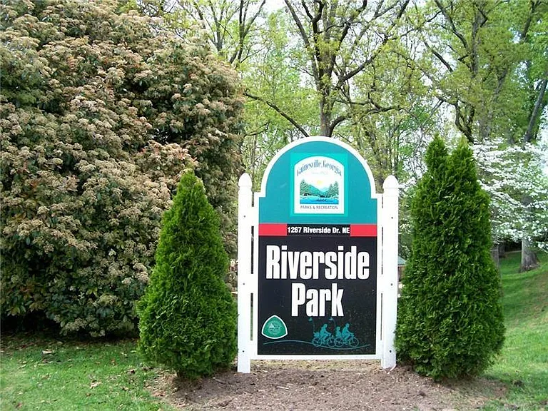 1235 Riverside Dr #F6 — Photo 35