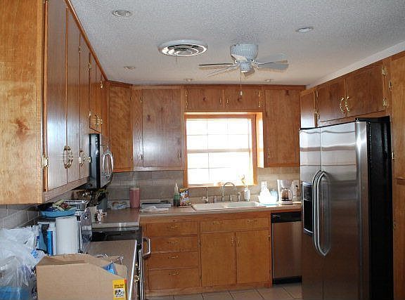 3rd image of 4521 N Moss Ave