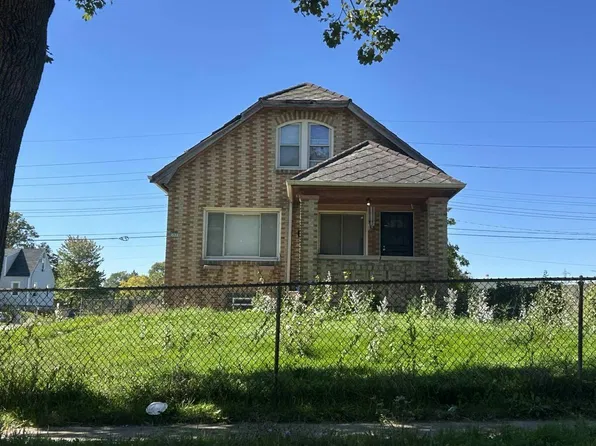 5905 N 84th St, Milwaukee, WI 53225