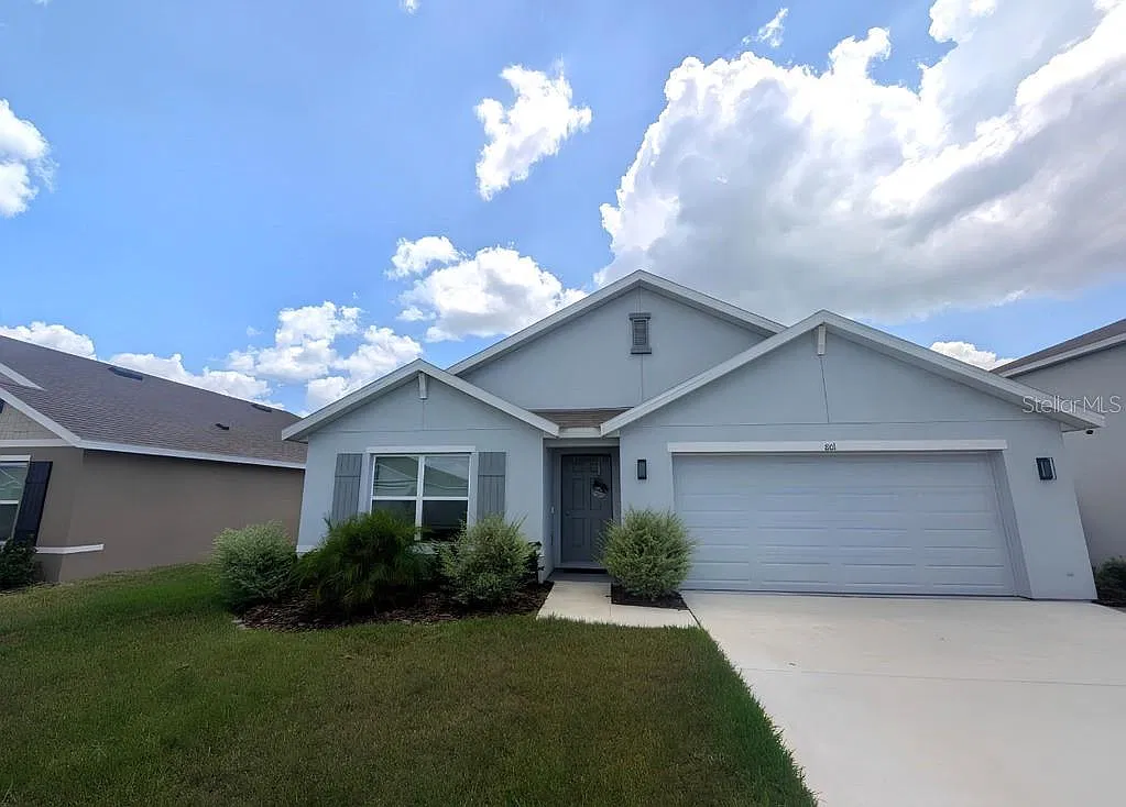 4 bed, 2.0 bath, 1846 sqft, $2,425 — Photo 1