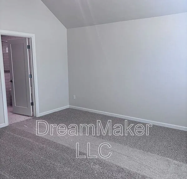 1902 Hollow Crest Ct — Photo 13
