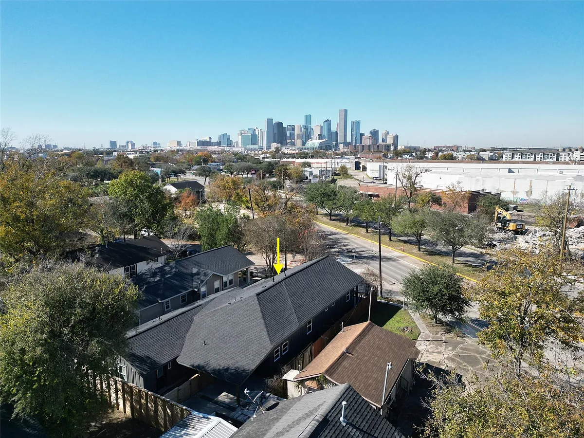 Building Photo - 430 N Hutcheson St