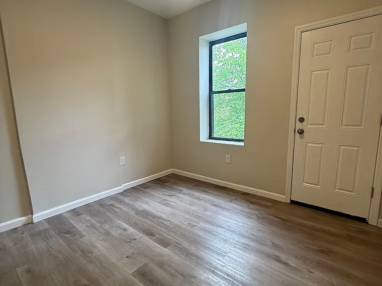 383 Avon Ave #2R — Photo 6