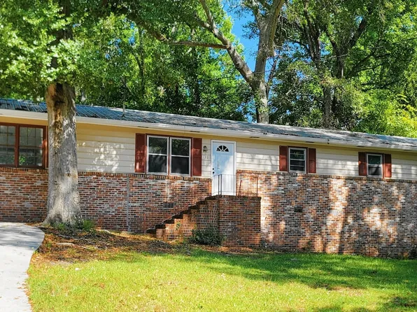 132 Oakwood Dr, Macon, GA 31211