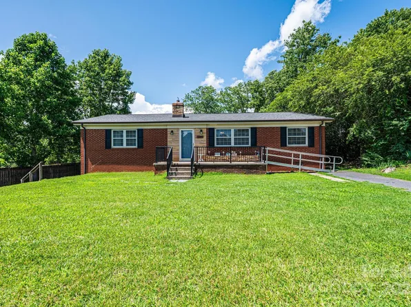 559 15th Ave SE, Hickory, NC 28602