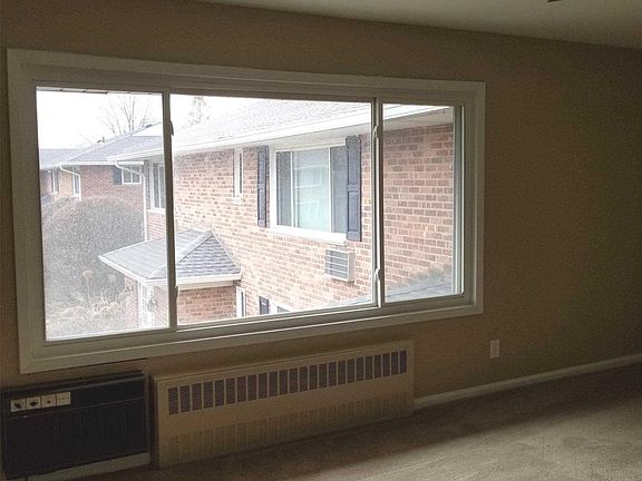4th image of 72 Edmunton Dr APT B8