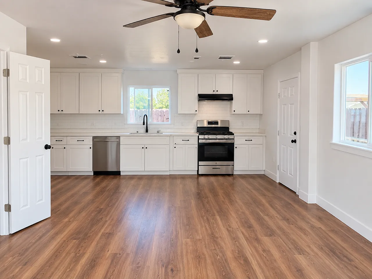 1561 E Marion Way Dinuba, CA 93618 - 101 — Photo 4