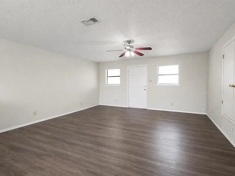 7518 Chaparral Run — Photo 3