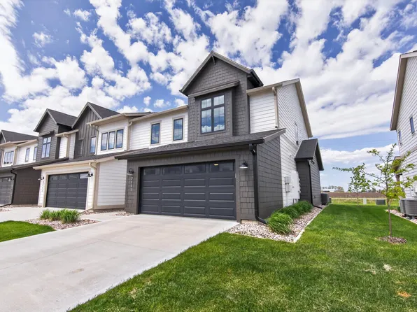 2111 Lacey Dr, Ames, IA 50010