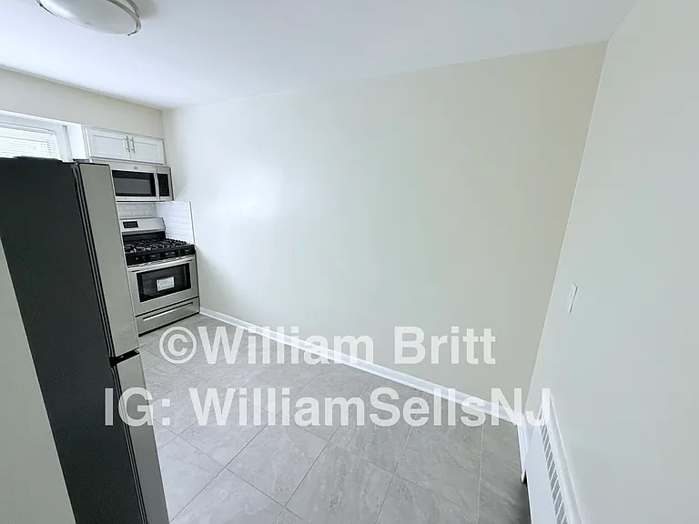 500-502 Alma Ter #B1 — Photo 2