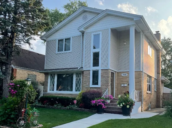 7526 Kolmar Ave, Skokie, IL 60076