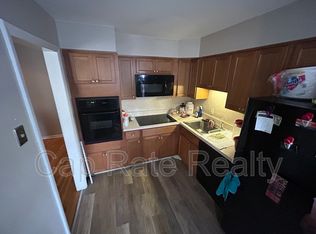 26 S Hampton Rd, Columbus, OH 43213