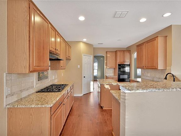 5th image of 1614 Lost Creek Dr
