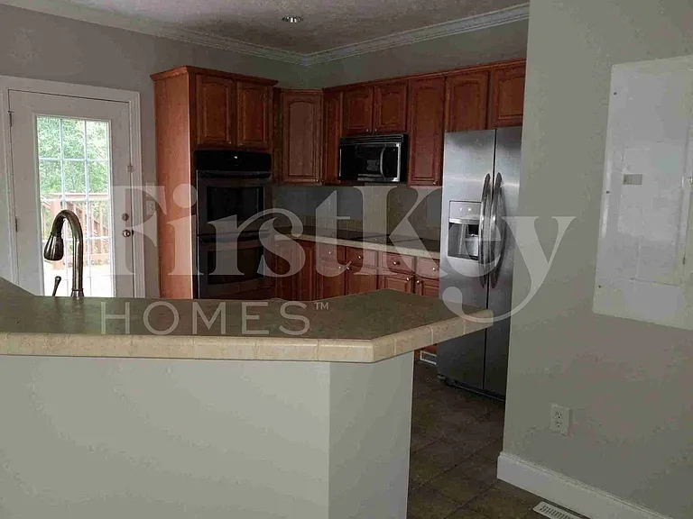 1911 Chestnut Oak Ln — Photo 11