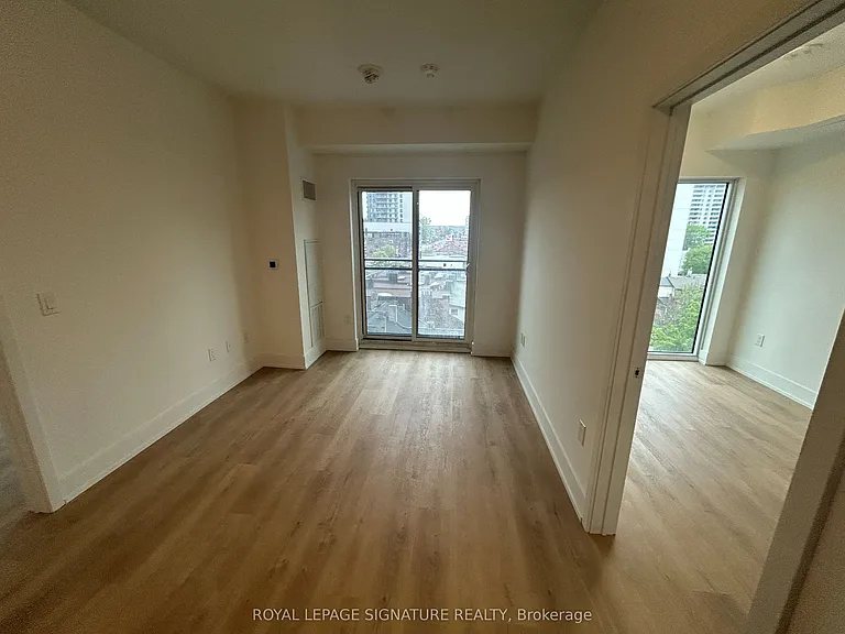 206 King St W #501 — Photo 15