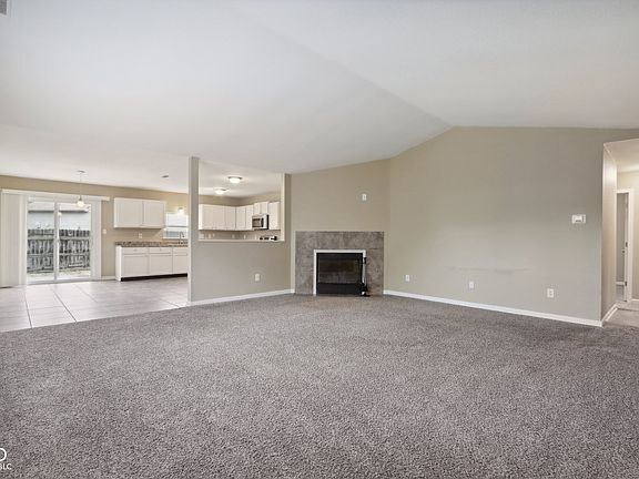 4th image of 922 Barnwell Ct