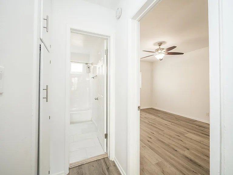 334 S. Hobart Blvd — Photo 42
