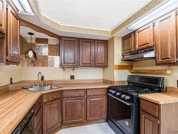 4th image of 1715 Parker Blvd