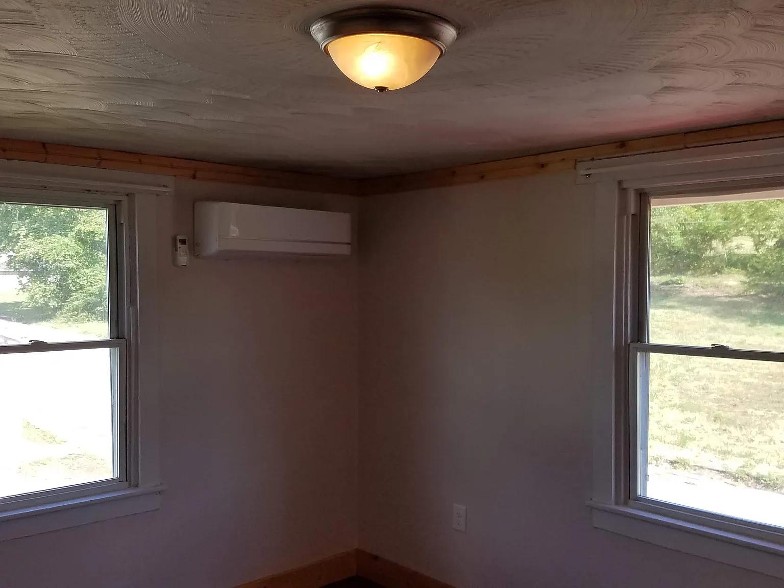 2 bed, 1.0 bath, $1,100 — Photo 3