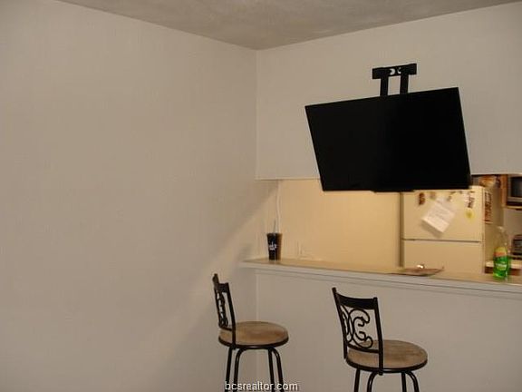 4th image of 1500 Olympia Way #20