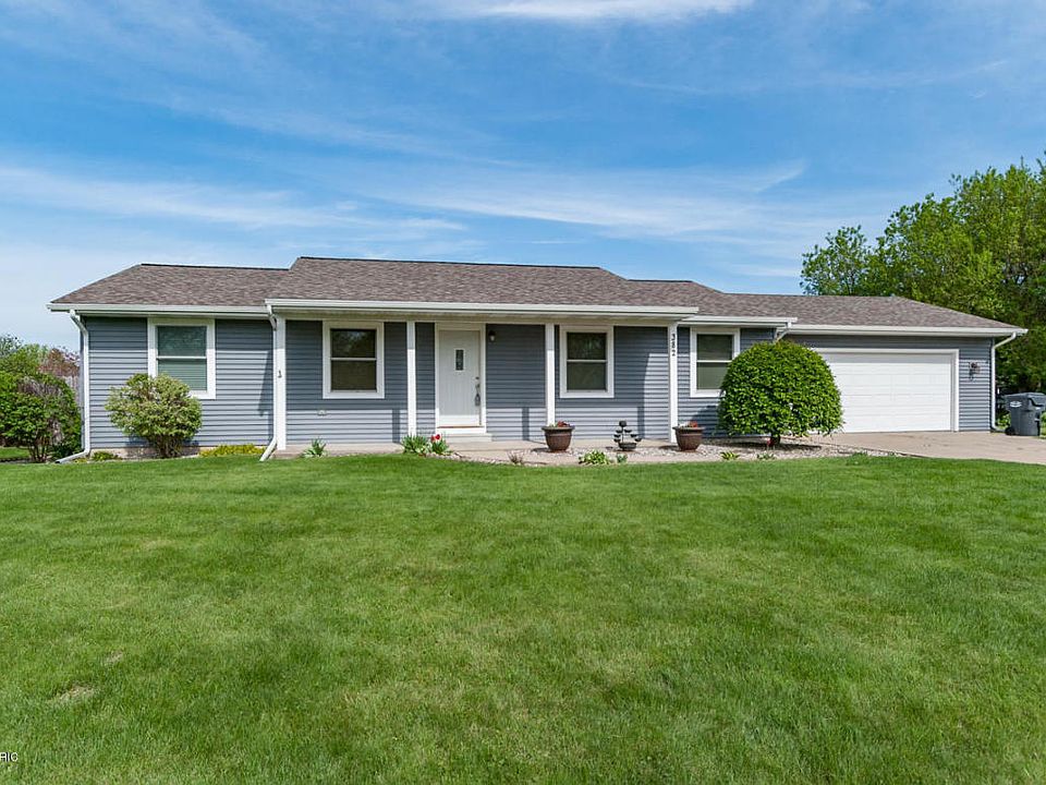 1st image of 382 Willow Ct