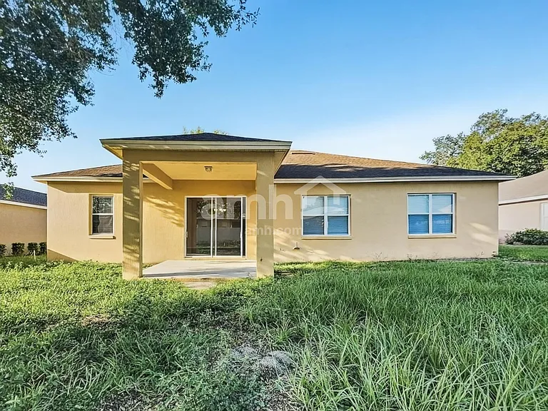 3828 Alamanda Hills Ln — Photo 17