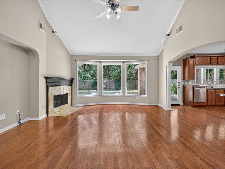 21327 Pennshore Ln — Photo 9