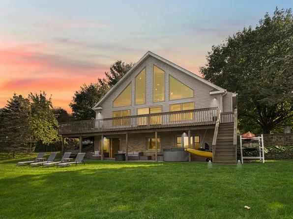 622 Fishermans Wharf, Horton, MI 49246