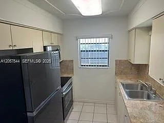 1635 NW 1st Ave — Photo 13