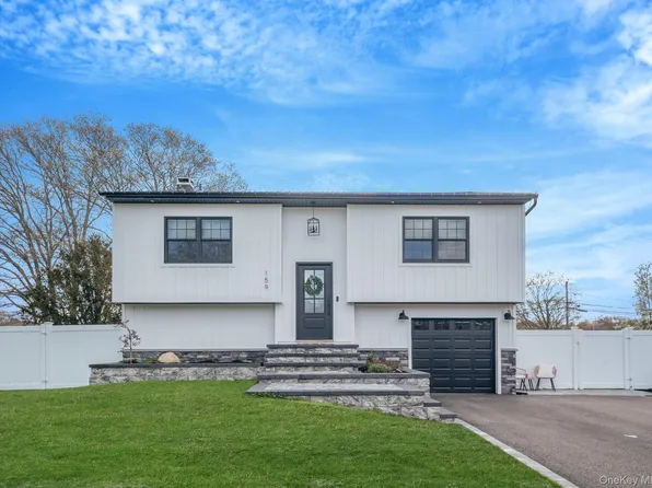 159 Nimbus Road, Holbrook, NY 11741