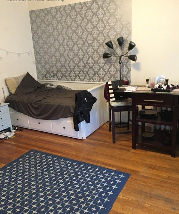 2nd image of 1318 Commonwealth Ave #A14da