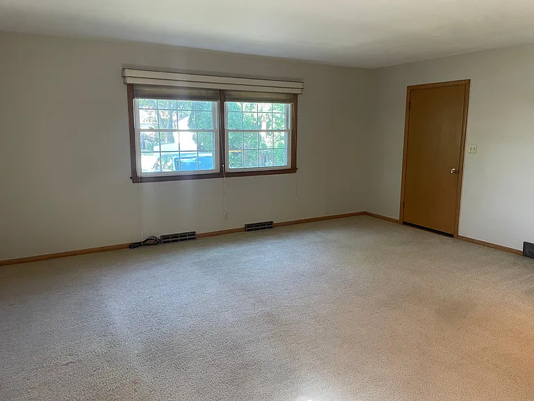 8623 Ludington Ct — Photo 7