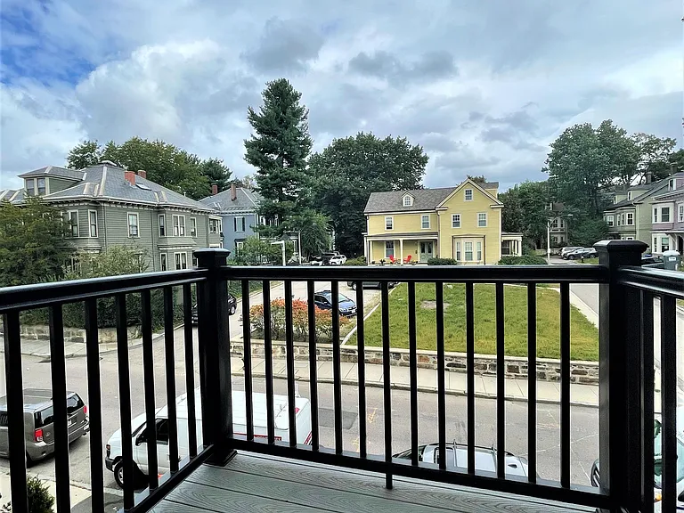 31 Green St #7 — Photo 11