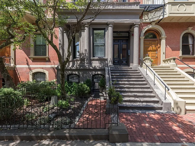 212 Beacon St #2 — Photo 23