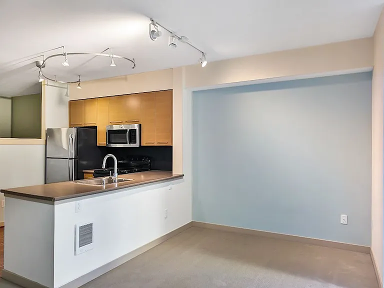 1410 E Pine St #W208 — Photo 4