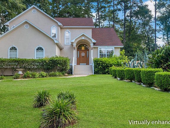 2nd image of 2813 Colonnade Ct