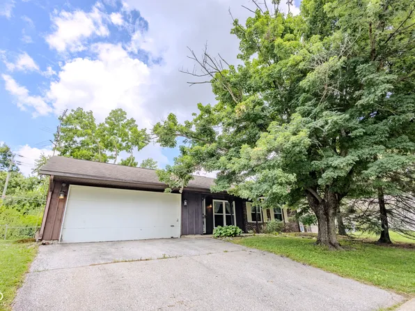 5722 Wheelhorse Dr, Indianapolis, IN 46221