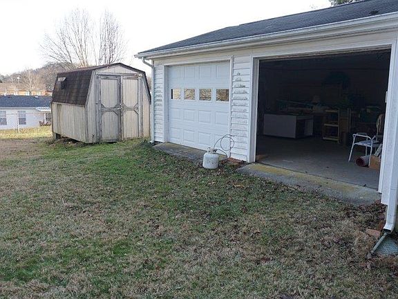 4th image of 107 Alleghany St