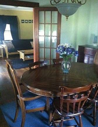 Dinning room w/ french doors